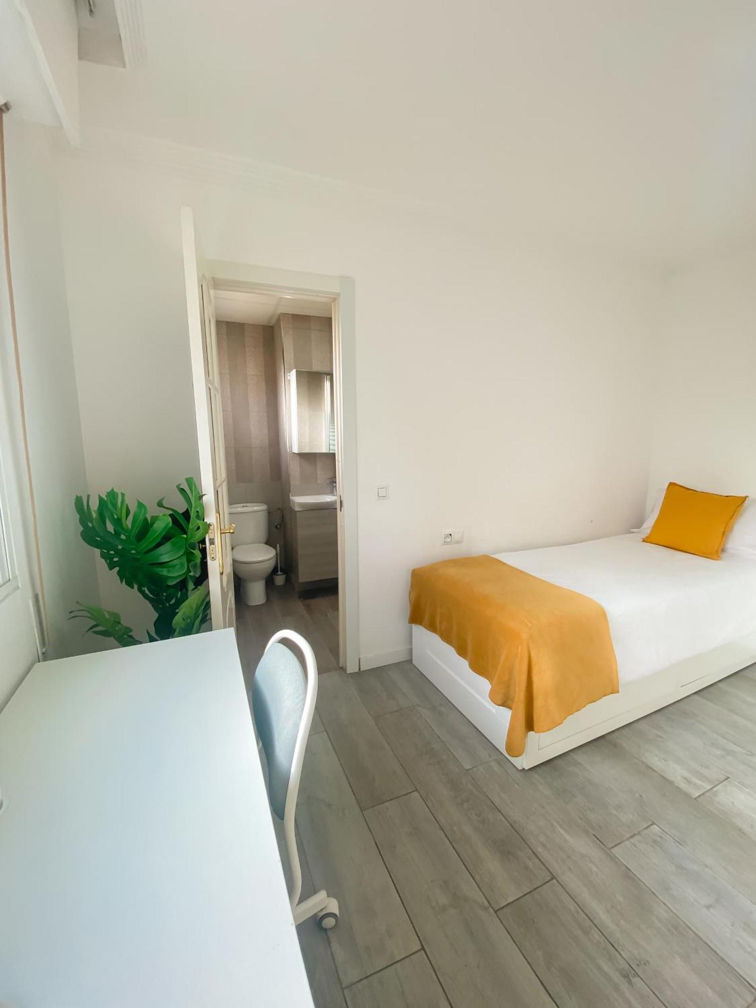 Appartement 3 Y 3 Baths Y Aparcamiento Catedral *